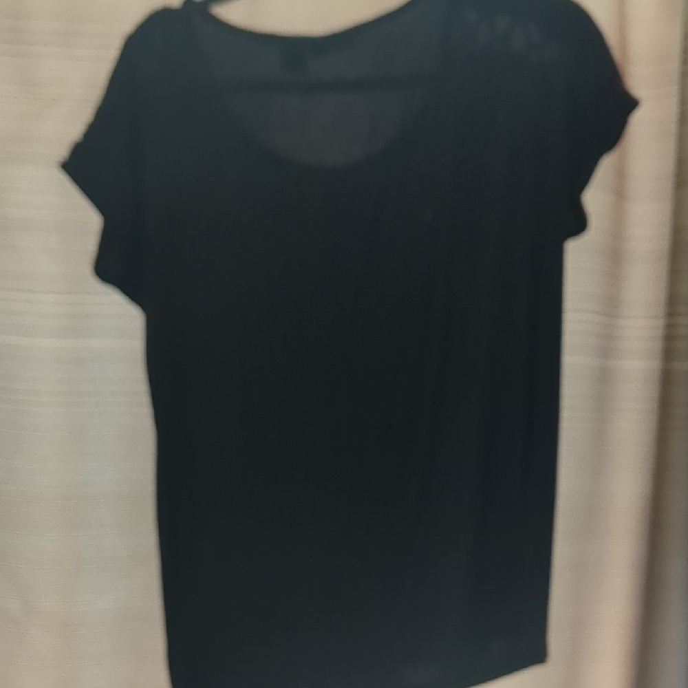 Tahari Black Short Sleeve Tee with Shoulder Lattice - Picture 4 of 4